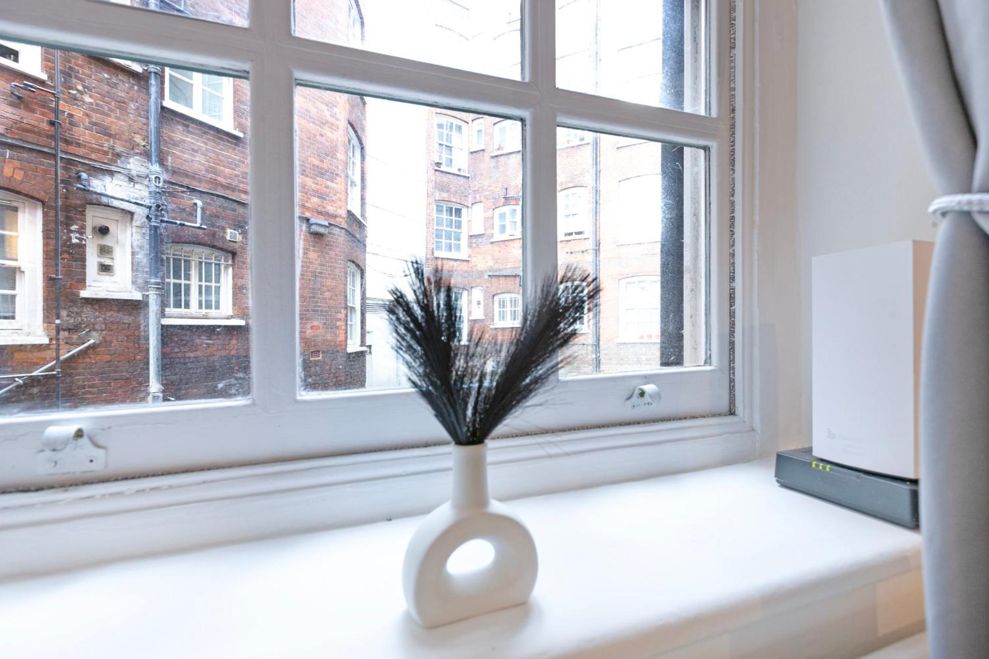 Beautiful One Bedroom Flat In Scott Ellis Gardens London Exterior foto